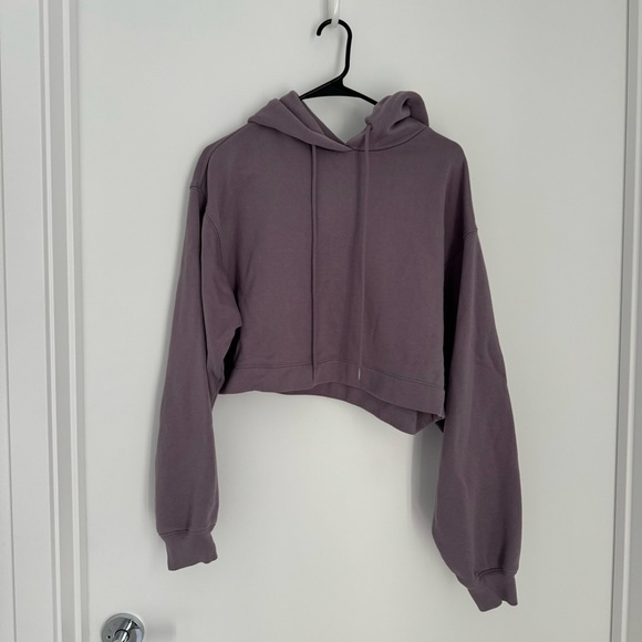 ALO Yoga Bae Relaxed Fit Cropped Hoodie (XS) - Picture 2 of 5